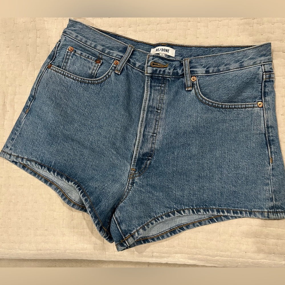 RE/DONE 90s low-slung shorts - Stony River wash - Like new - Size 29